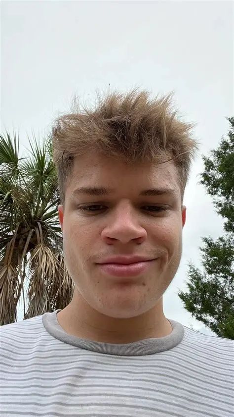 Jynxzi Age: The Young Star's Rise to Fame 