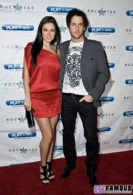 Serinda Swan and Niall Matter (2009) – Canadian Co-Stars 